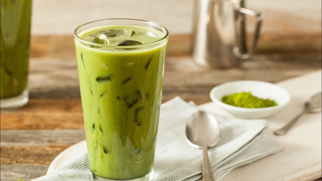 Refreshing Iced Matcha Latte at Home